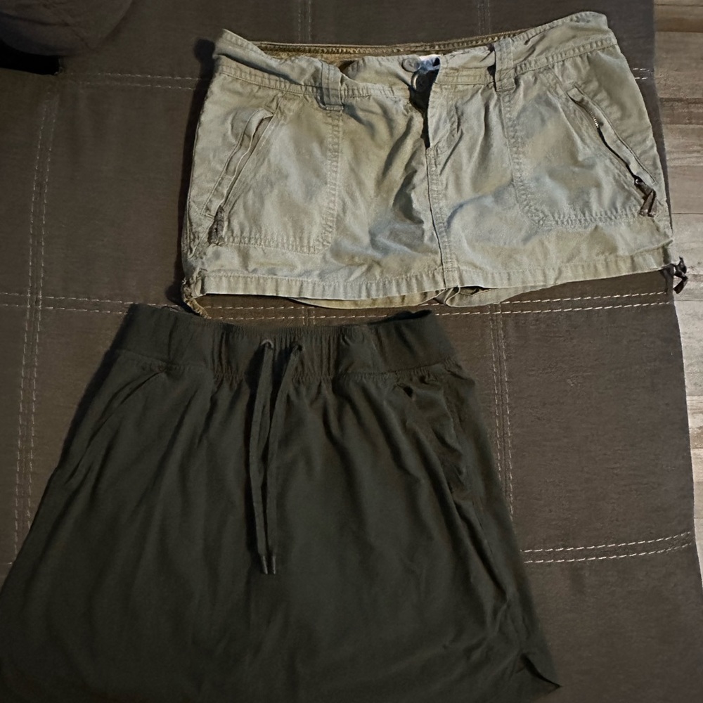 Lot of two skirts with shorts Size S